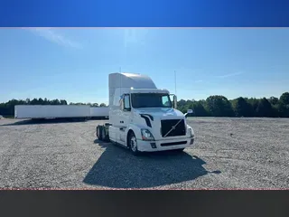 2016 Volvo VNL 740