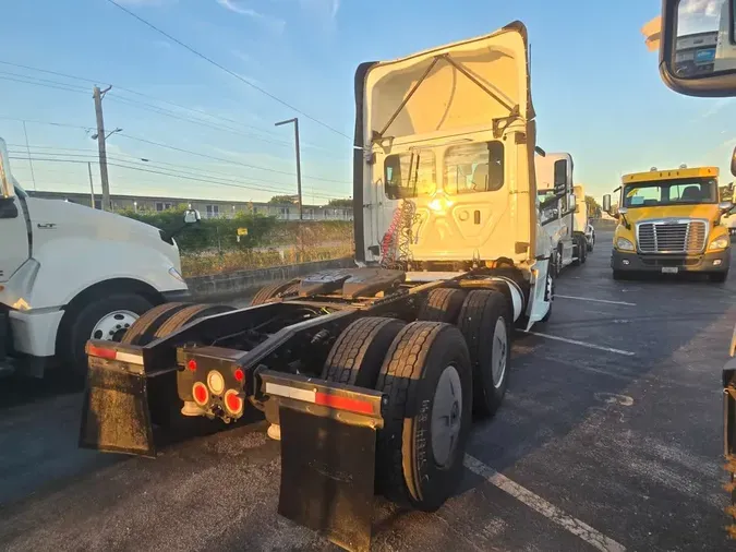 2019 FREIGHTLINER/MERCEDES NEW CASCADIA PX12664b725ab184289a6566386a49abad298f4