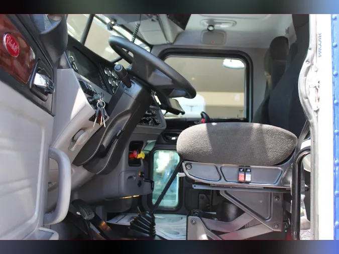 2024 Peterbilt 389