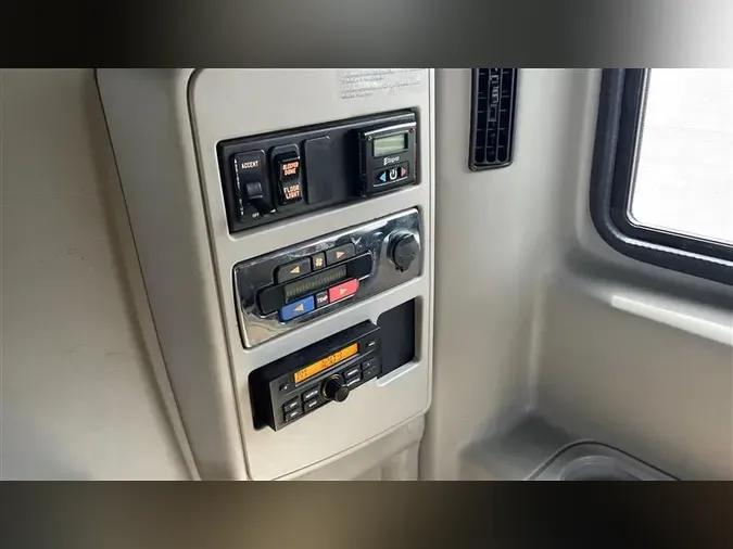 2019 INTERNATIONAL LT
