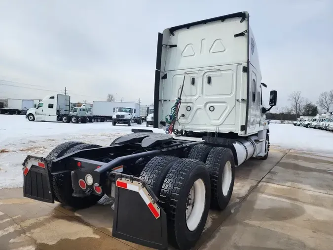 2020 FREIGHTLINER/MERCEDES CASCADIA 125
