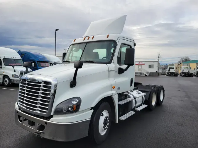 2017 FREIGHTLINER/MERCEDES CASCADIA 125b72bb05c6ddad08cb39752141d7a1c6f