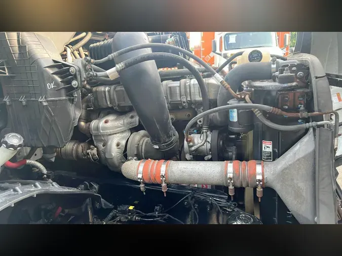 2020 Freightliner Cascadia 126