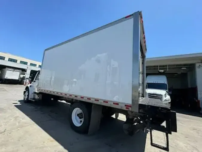 2017 FREIGHTLINER/MERCEDES M2 106