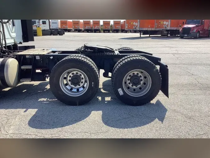 2020 Freightliner Cascadia 126