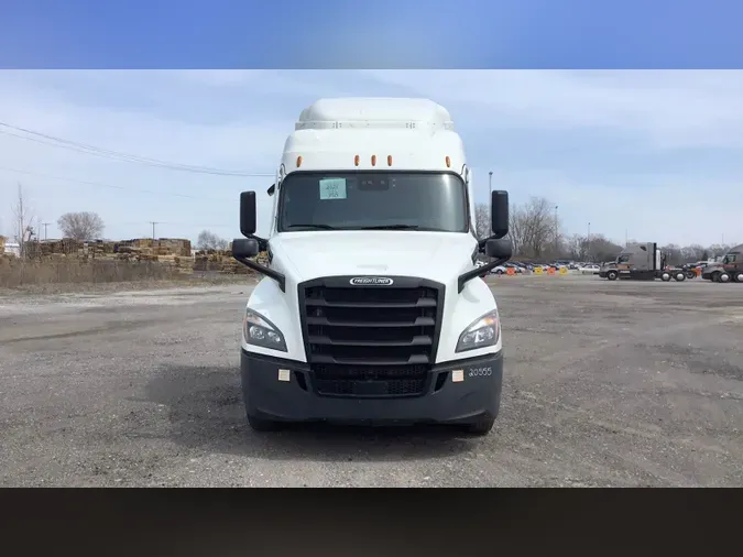 2021 Freightliner Cascadia 126