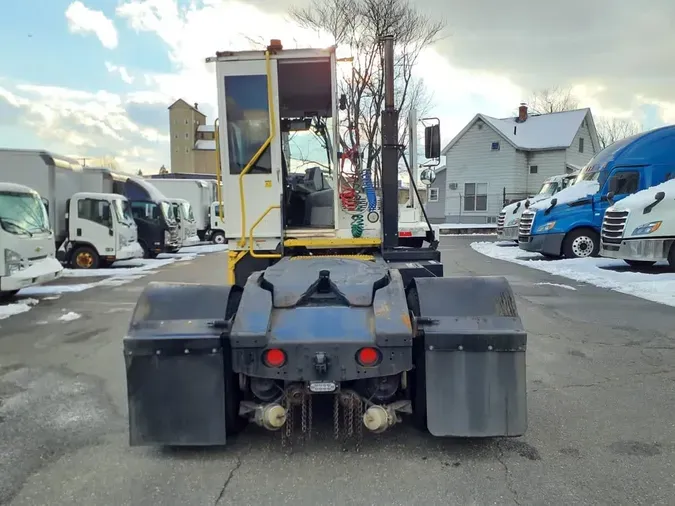 2019 AUTOCAR YARD TRACTORb73372ba7f82fbb9864edb99c22298ef