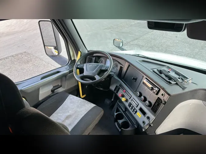 2022 Freightliner Cascadia 126