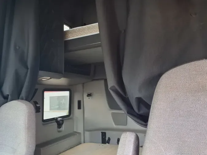2019 NAVISTAR INTERNATIONAL LT625 SLPR CAB