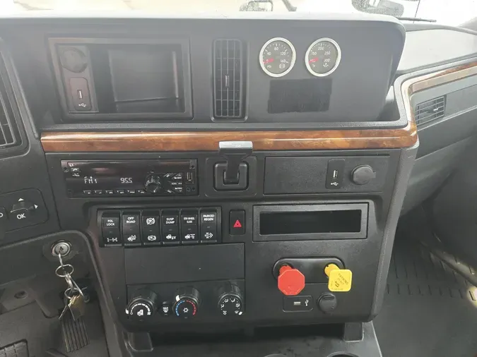 2020 International LT625