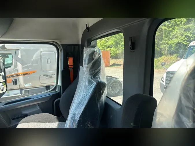 2020 Freightliner Cascadia 126