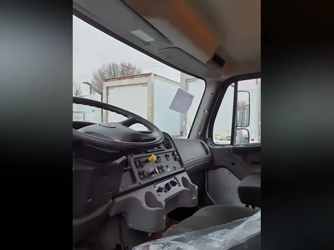 2020 FREIGHTLINER/MERCEDES M2 106
