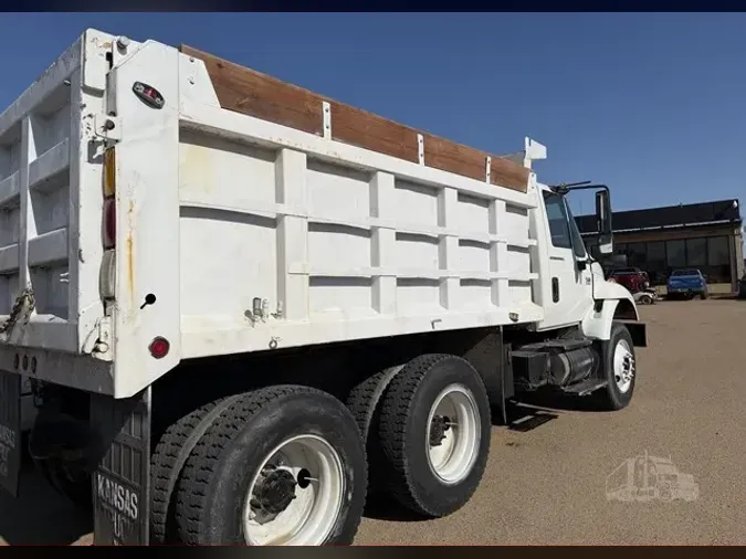 2004 INTERNATIONAL WORKSTAR 7400b73c3f214010e4116b35d0bb783d955f