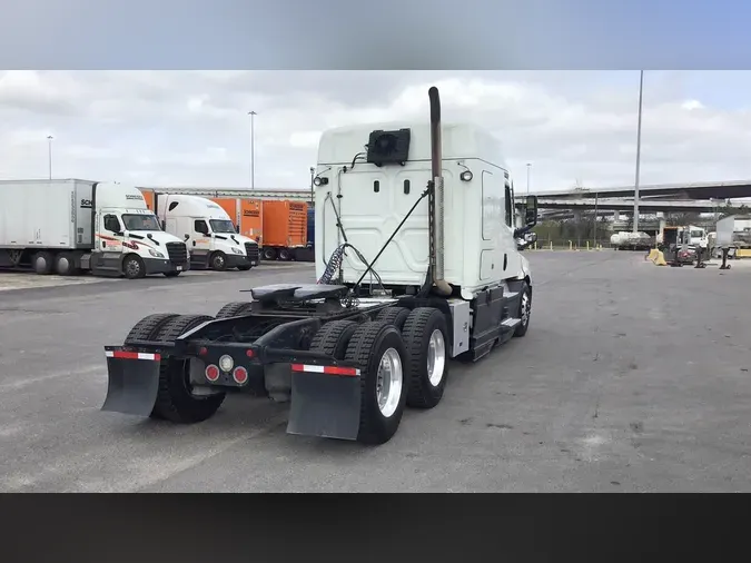 2022 Freightliner Cascadia 126