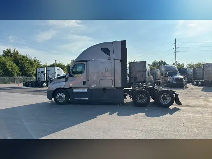 2024 Freightliner Cascadia 126