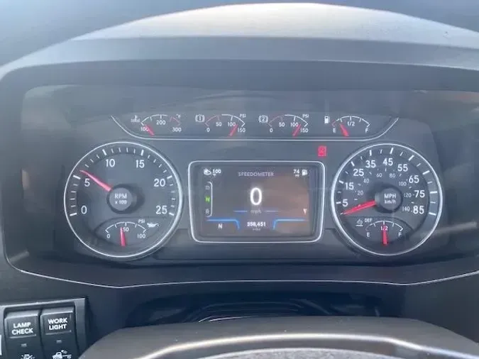 2020 International LT625