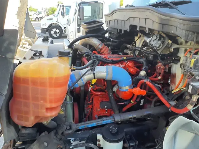2020 NAVISTAR INTERNATIONAL MV607 (4X2)