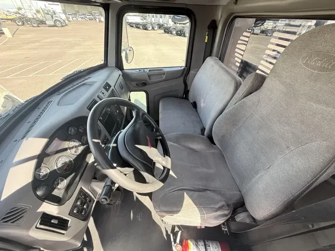 2020 Peterbilt 330b74292b2edebc039ee474a36bd1d493e