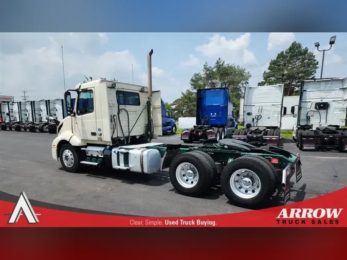 2020 VOLVO VNL300
