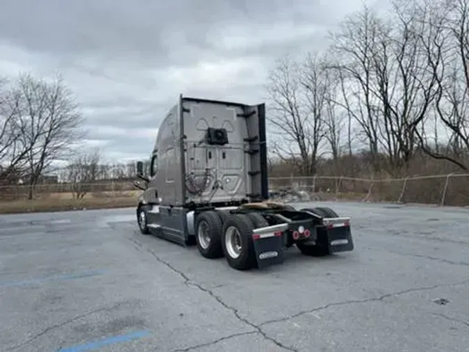 2021 Freightliner Cascadia