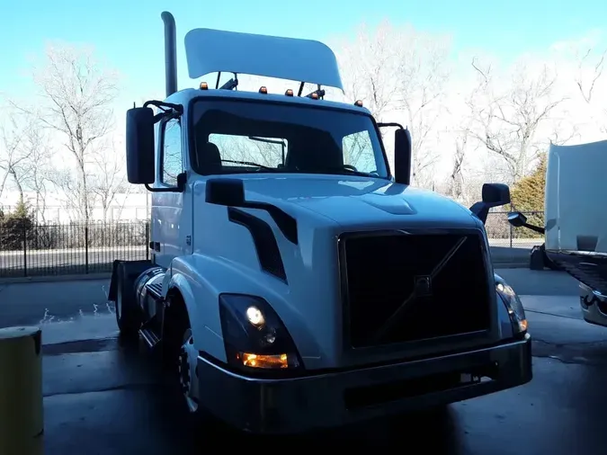 2016 VOLVO VNL42TRACTOR