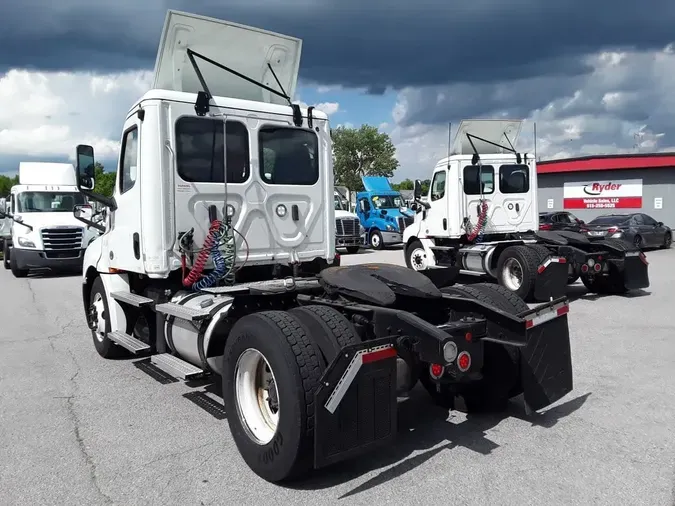 2020 FREIGHTLINER NEW CASCADIA 126