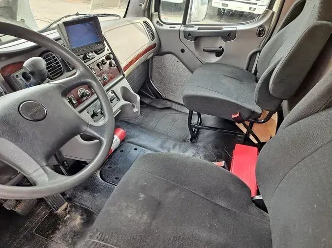 2019 FREIGHTLINER/MERCEDES M2 106
