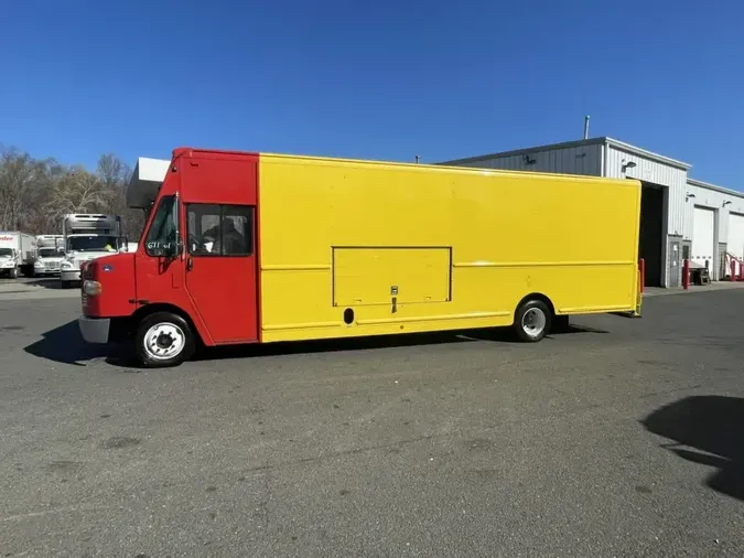 2017 FRTLR CUSTOM CHASSIS CORP MT55