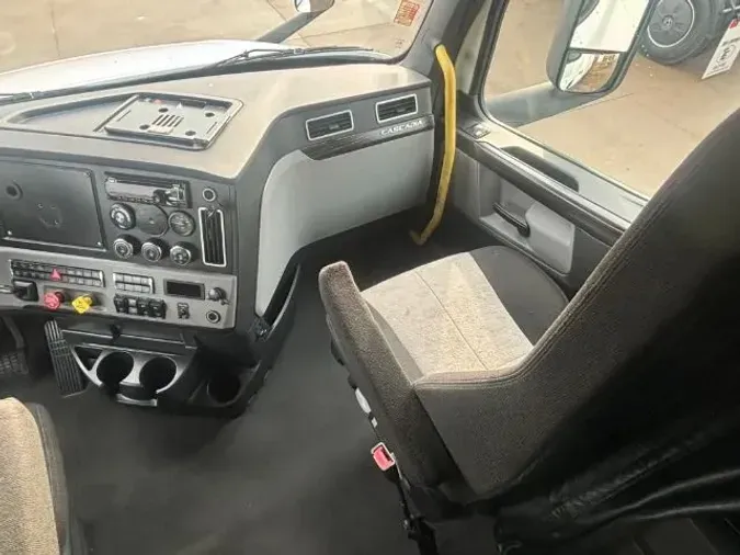 2022 Freightliner Cascadia 126b74e63392bd1f89c7f43b27d44dfbb0a