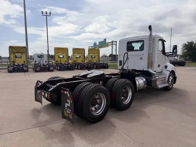 2021 Kenworth T680b751121e3ac6d796715bb790b7b7afae