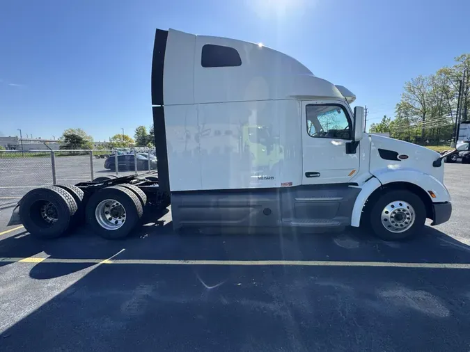2021 Peterbilt 579b75294b9df47ed98e67b7251d502df18