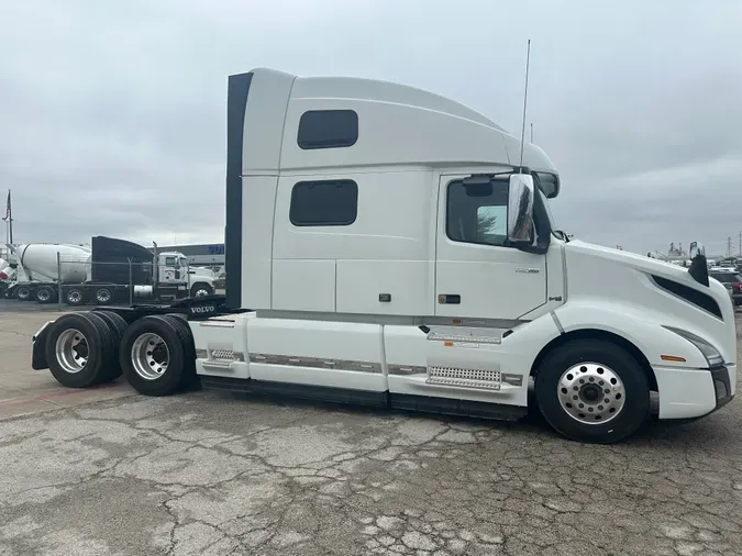 2024 VOLVO VNL64T860