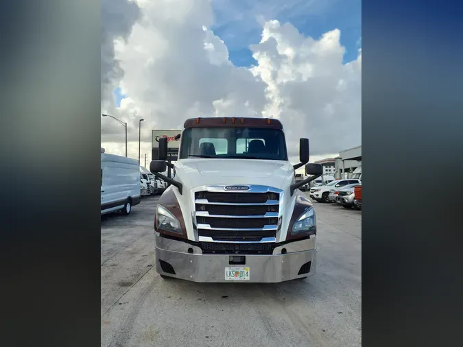 2020 FREIGHTLINER/MERCEDES NEW CASCADIA PX12664b75429a6bc77b3cb38b03b2d325cf54d