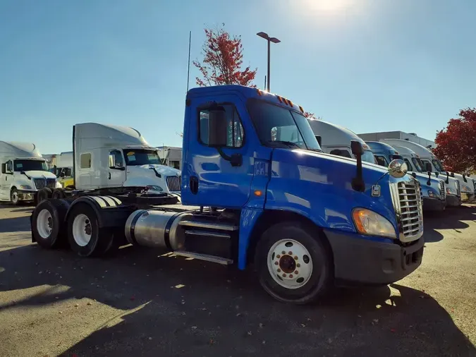 2016 FREIGHTLINER/MERCEDES CASCADIA 125