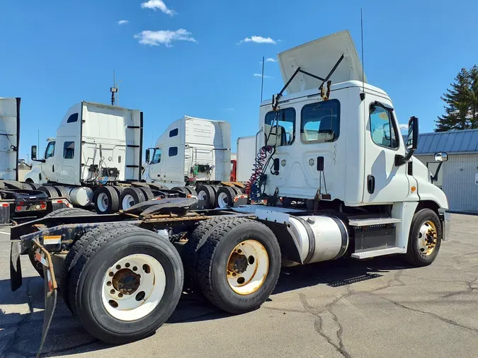 2016 FREIGHTLINER/MERCEDES CASCADIA 125