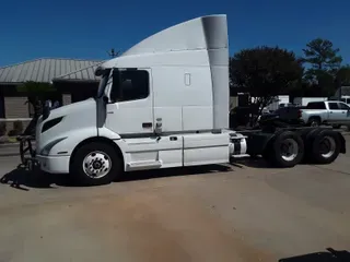 2019 VOLVO VNR64T-640