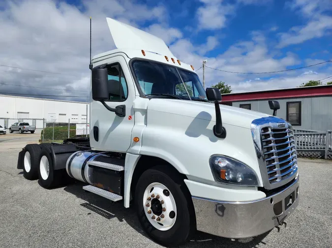 2019 FREIGHTLINER/MERCEDES CASCADIA 125