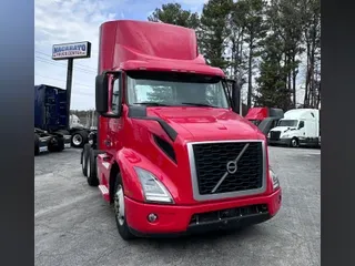 2020 VOLVO VNR64T300