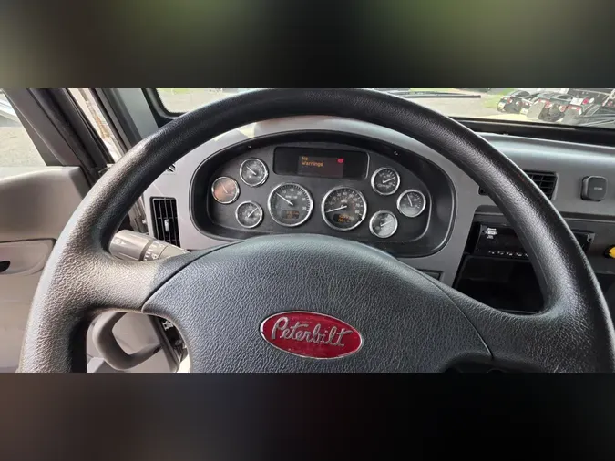 2020 Peterbilt 337
