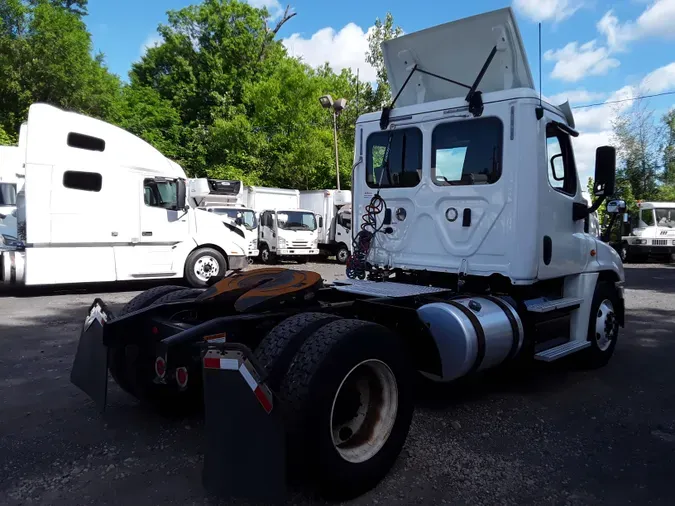 2018 FREIGHTLINER/MERCEDES CASCADIA 125