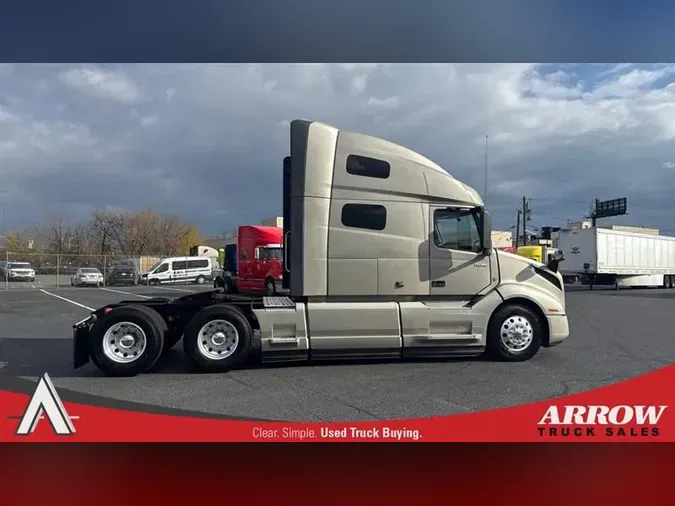 2022 VOLVO VNL760