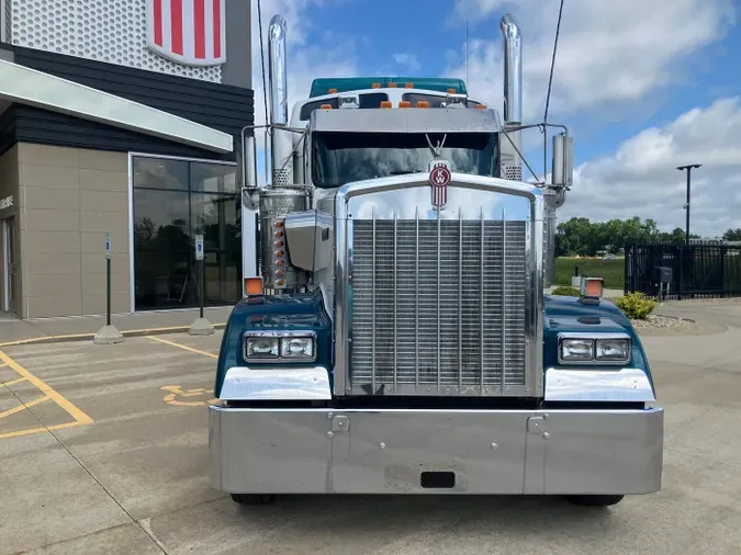 2021 Kenworth W900L