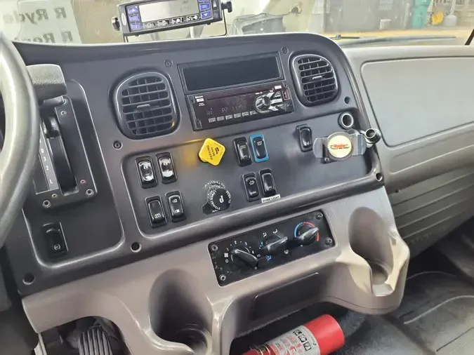2018 FREIGHTLINER/MERCEDES M2 106
