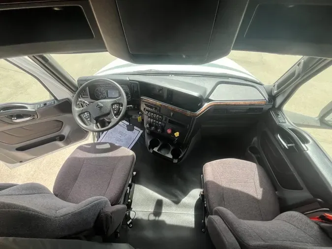 2022 International LT625