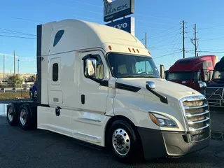 2019 Freightliner Cascadia 126