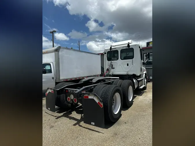 2018 FREIGHTLINER/MERCEDES CASCADIA 113