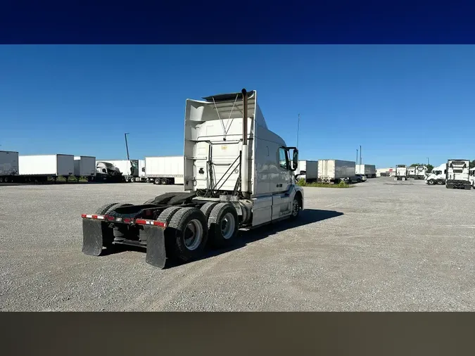 2016 Volvo VNL 740