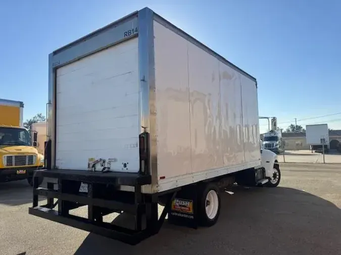 2018 Peterbilt 325b77300f1f6f97851919105685a5f3f87