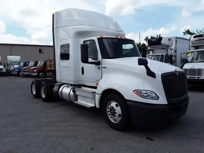 2019 NAVISTAR INTERNATIONAL LT625 SLPR CAB