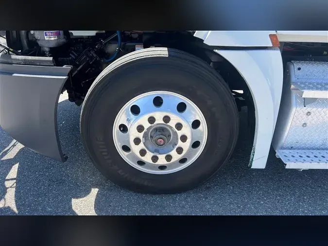 2019 FREIGHTLINER CA126